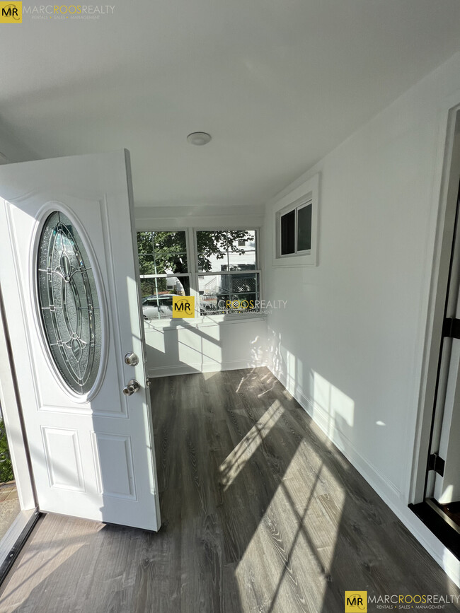 Photo - 18 Lawrence St Apartment Unit 12