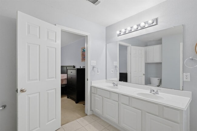 6810 Jasmine Arbor Ln