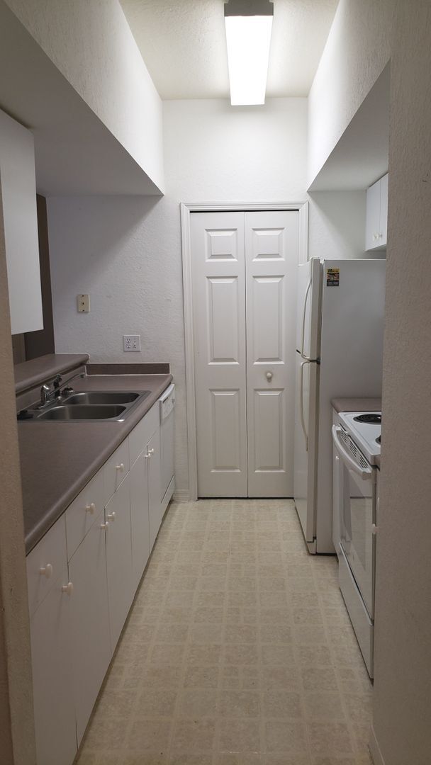 Photo - Large 3-Bedroom, 2-Bath Condo with Solariu... Unidad 825