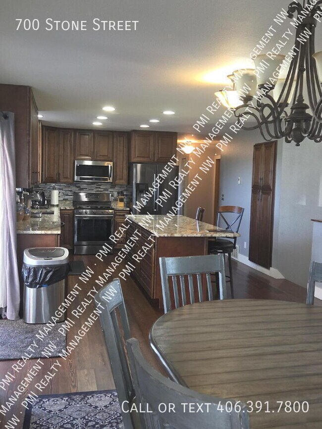 Photo - 700 Stone St