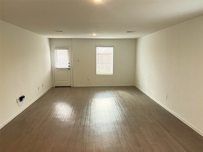 Photo - 18210 Via Aurelia Dr
