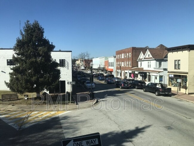 Building Photo - 344 Main St Unit 103