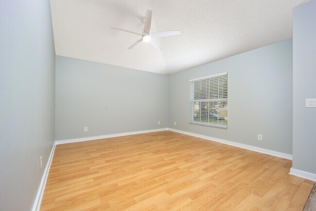 Photo - 2544 SW Deckard St