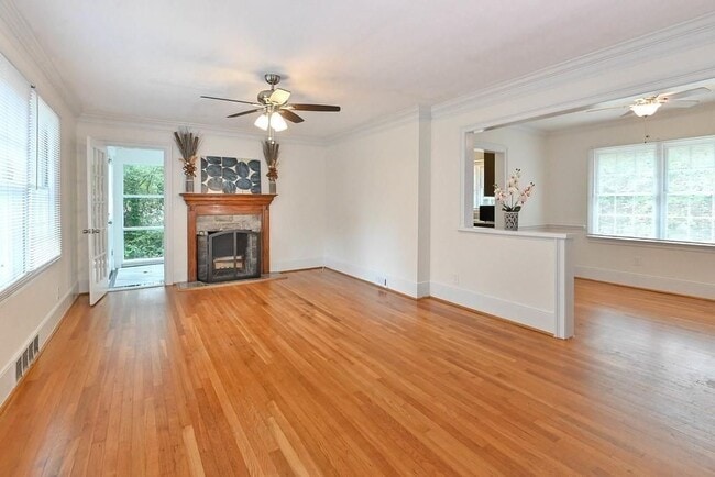 Photo - 381 Hilderbrand Dr