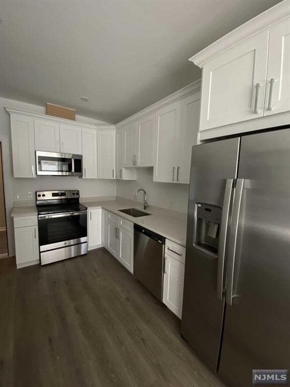 Building Photo - 74 Clarendon Pl Unit 203