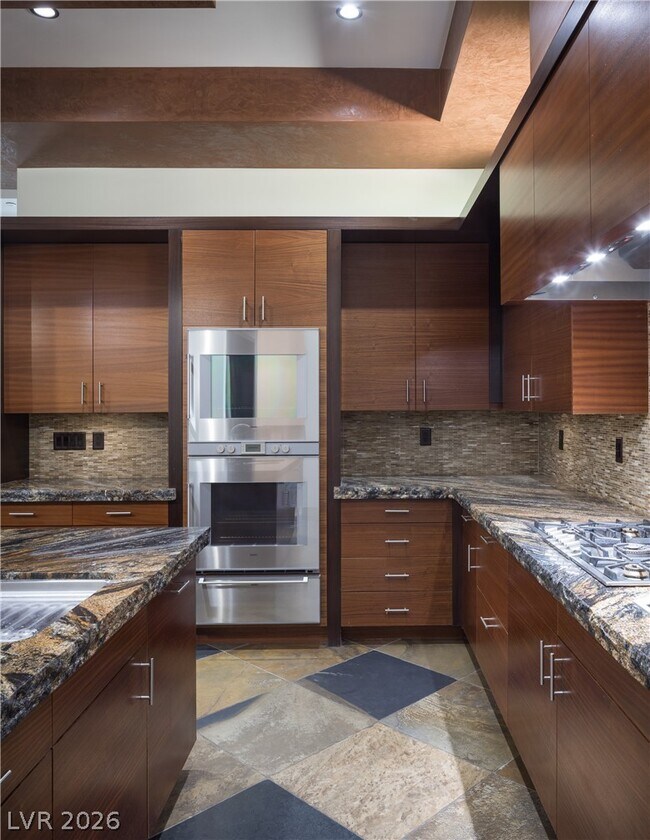 Photo - 17 Soaring Bird Ct