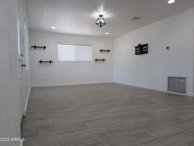 Photo - 3522 E Cheery Lynn Rd