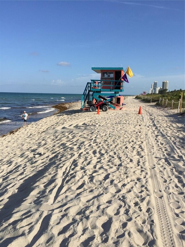 Photo - 8340 Crespi Blvd Unit 19