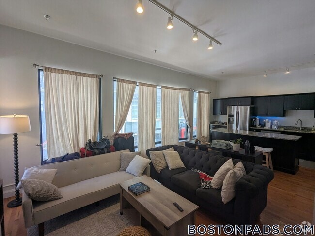 Building Photo - 48-50 Winter St. Rental
