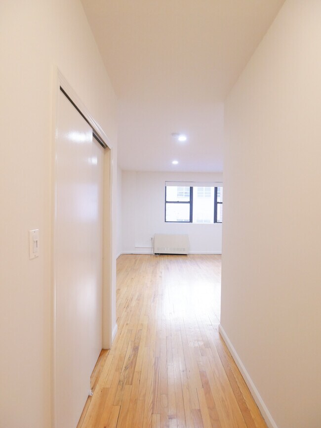 Photo - 228 East 85th Street