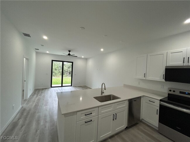 Photo - 451 Bell Blvd