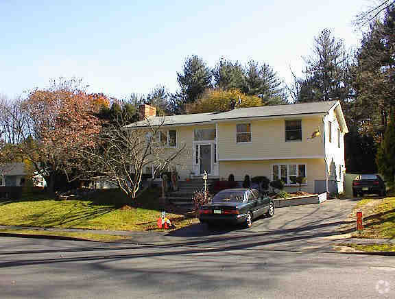 Building Photo - 5 Bradford Rd Unit 5 Bradford Road Rental