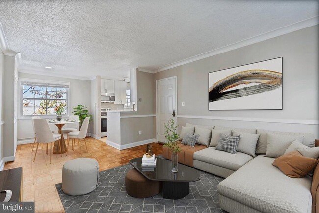 Photo - 1630 W Abingdon Dr Unit 301