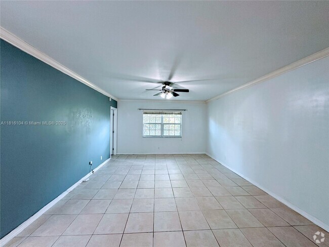 Building Photo - 2424 SE 17th St Unit B307 Rental