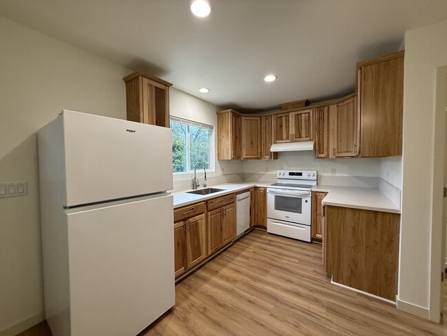 Photo - 535 W 1st Ave