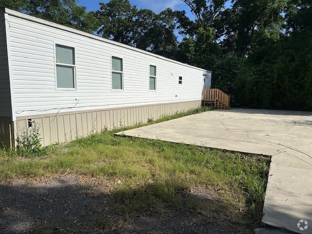 Building Photo - 140 E Ensley St Rental
