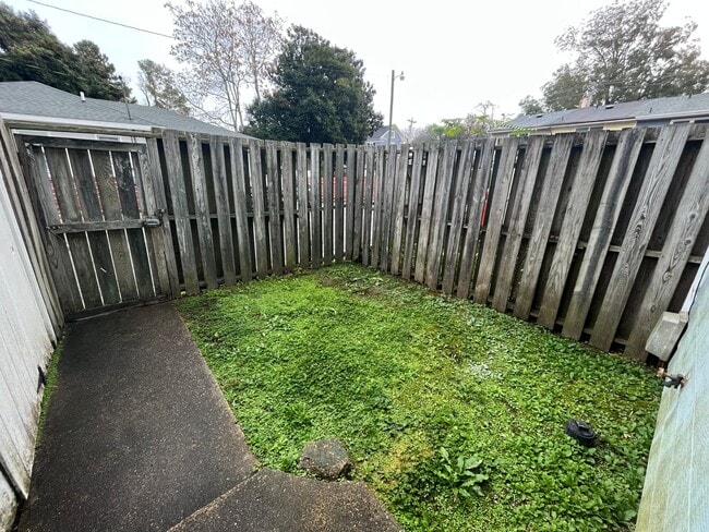 Photo - 608 W Church St