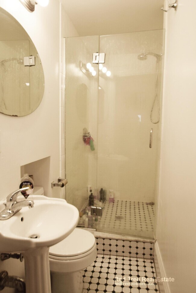 Photo - 48 Ashford St