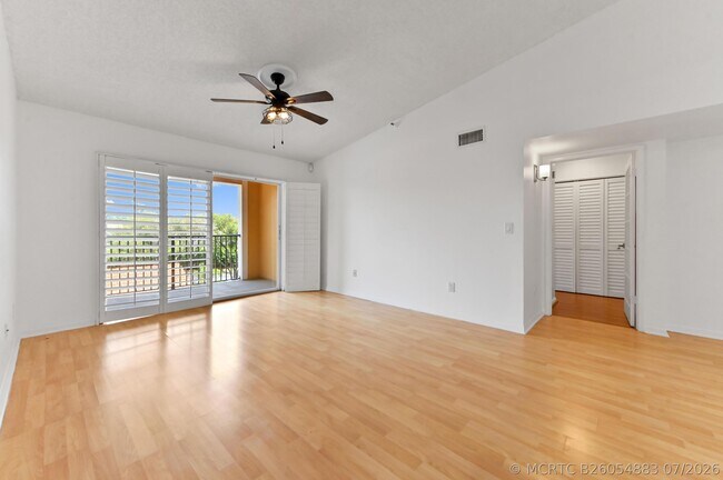 Photo - 140 Yacht Club Way Unit 307