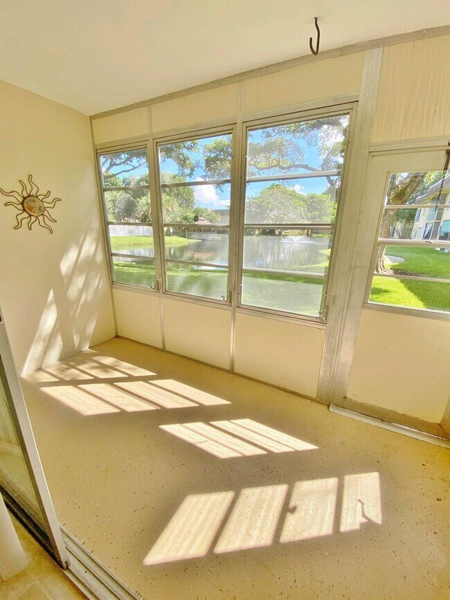 Photo - 5170 SW 40th Ave Unit 4E