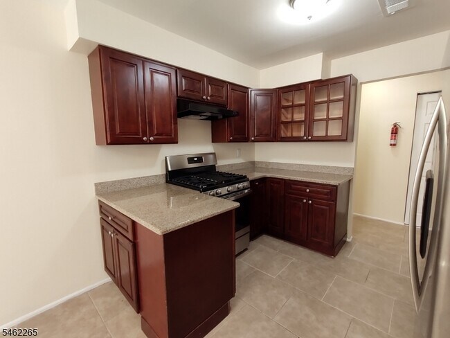 Photo - 1807 Green Hollow Dr