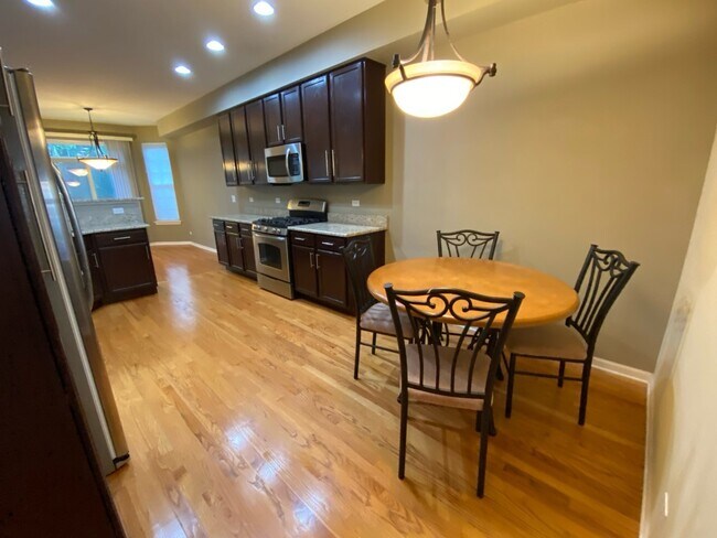 Photo - 504 Tamarack Dr