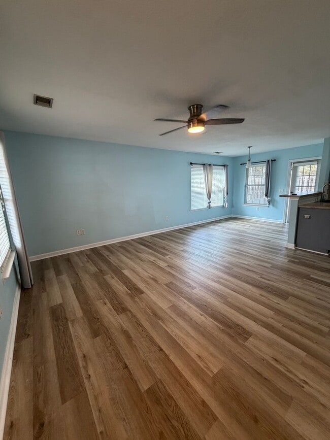 Photo - FOR RENT