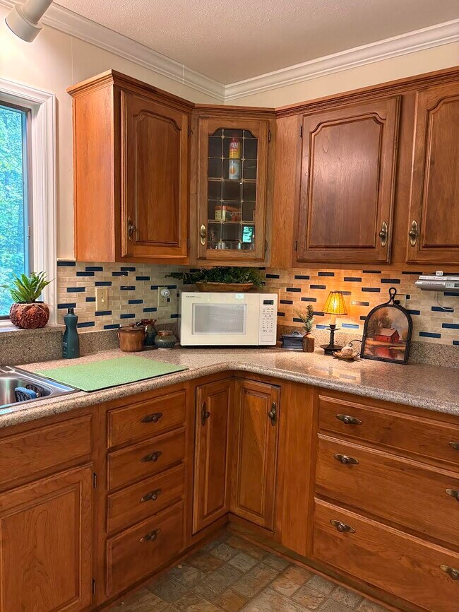 Photo - 202 Thomas Rd