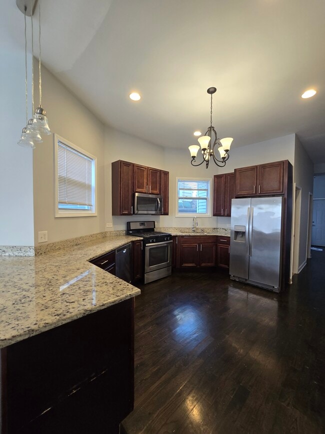 Photo - 2414 W Fullerton Ave Unit 2