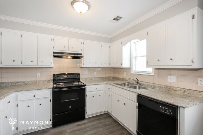 Photo - 1557 Goshen Rd