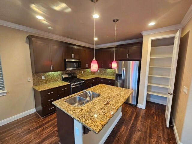 Photo - 541 Addison Ct