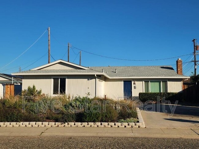 Building Photo - 2417 Foust St