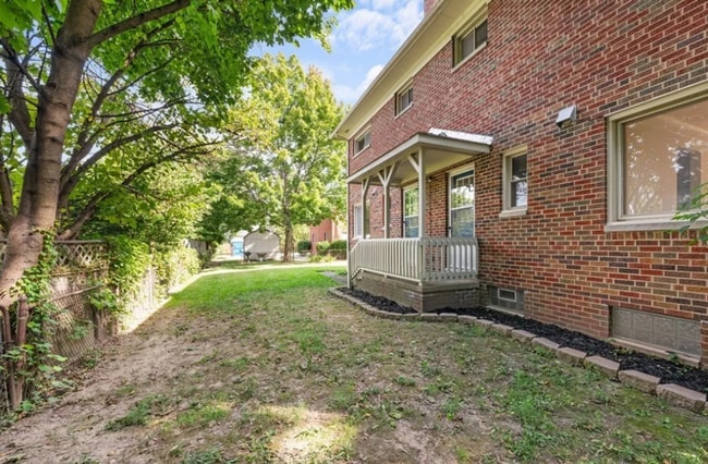 Building Photo - 15334 Triskett Rd Unit Back