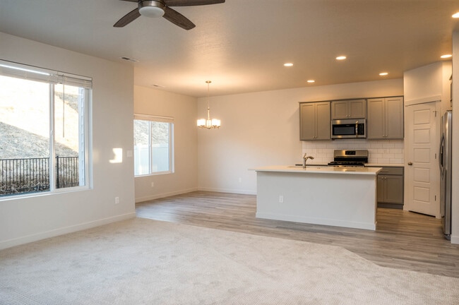 Photo - 248 N Caracaras Way