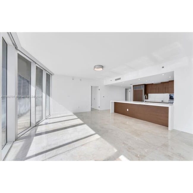 Photo - 465 Brickell Ave