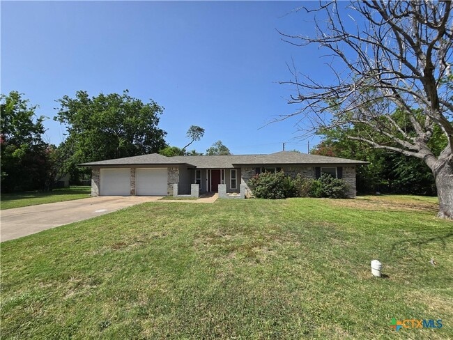 Photo - 205 E Cherokee Dr