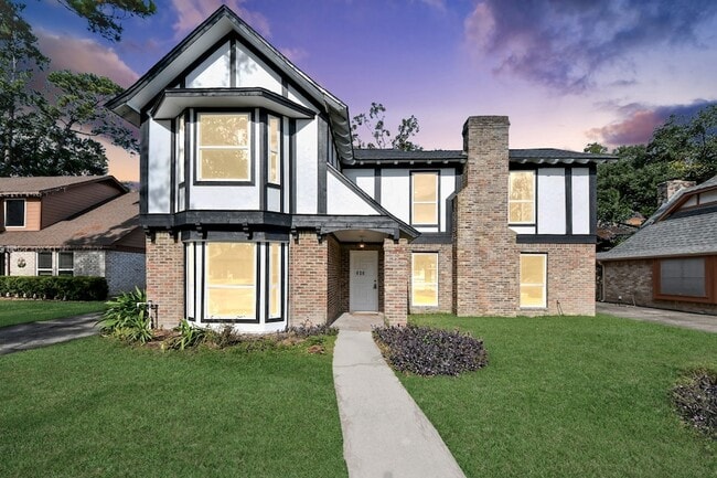 Building Photo - 616 S Rivershire Dr