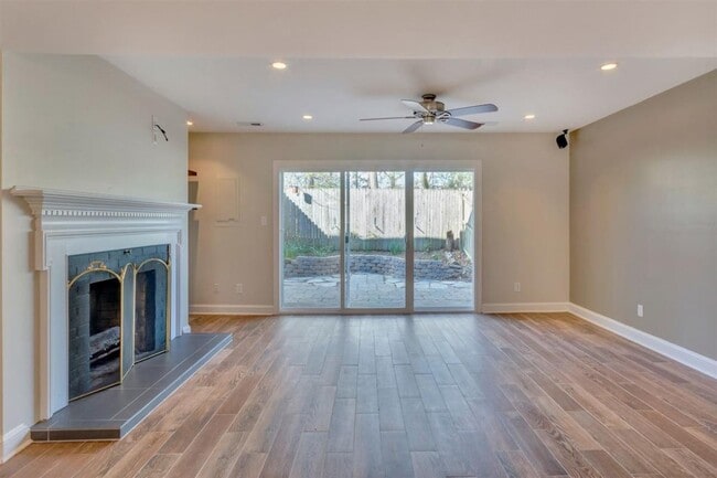 Photo - 2 Bedroom Condo at Garden Court!