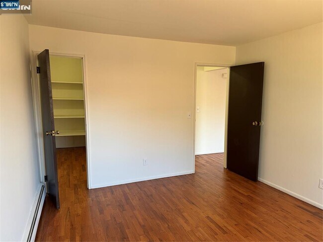 Photo - 252 Collignon Way Unit 4B
