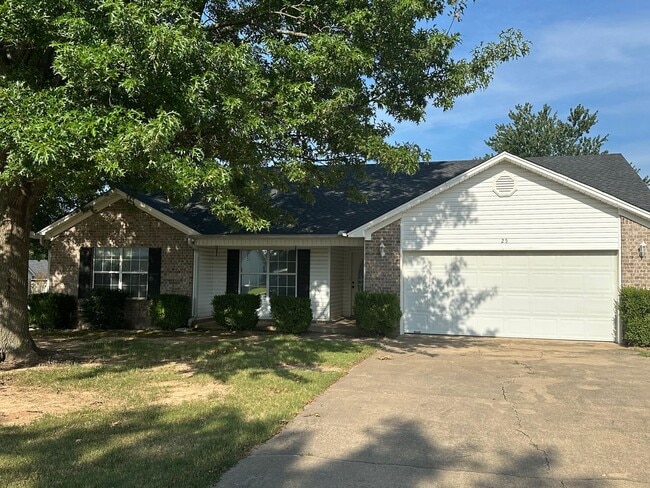 Building Photo - Spacious 3-Bedroom Home in the Heart of Ca...