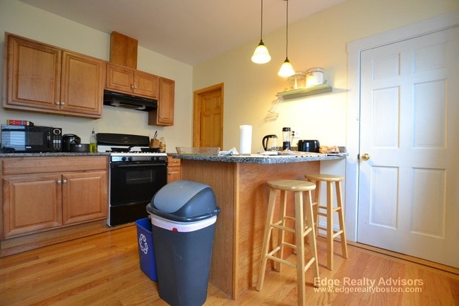 Building Photo - 47 Easton St Unit 1