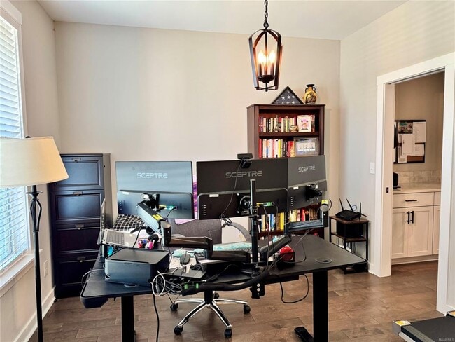 Photo - 275 Hedgefield Dr