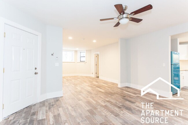 Photo - 2922 W Logan Blvd