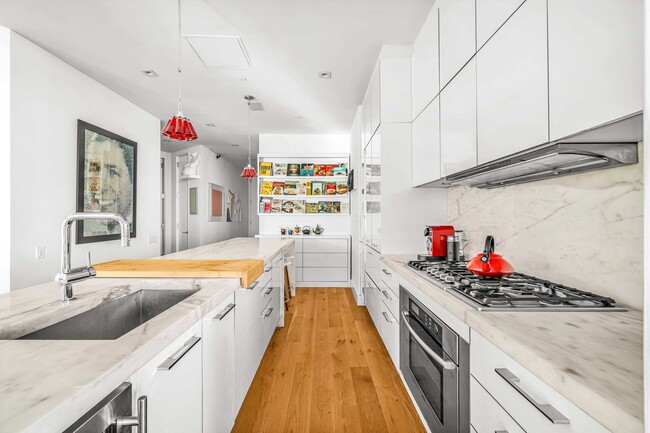 Photo - 471 Washington St