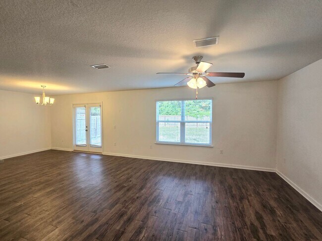 Photo - Charming 2-Story Home in Magnolia Bend