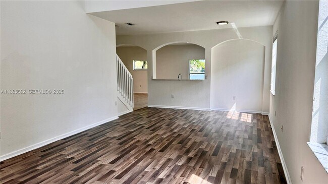 Photo - 13843 SW 31st St