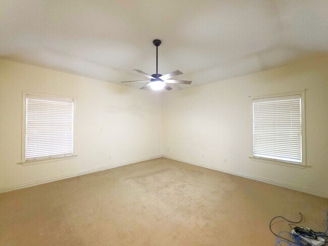 201 Oak St