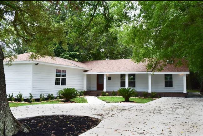 Building Photo - 330 S Caldwood Dr Rental