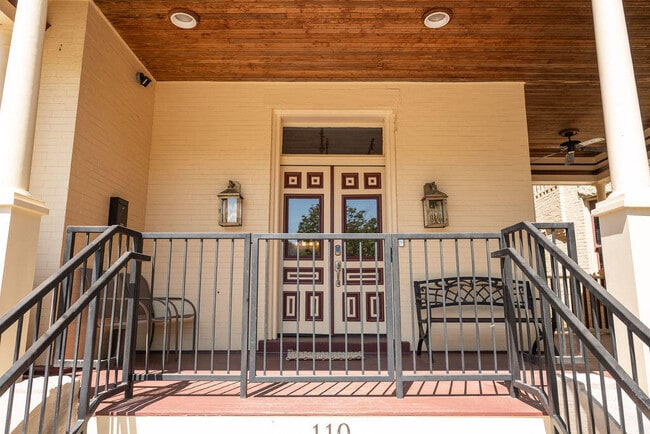 Photo - 275 S Limestone Unit 110