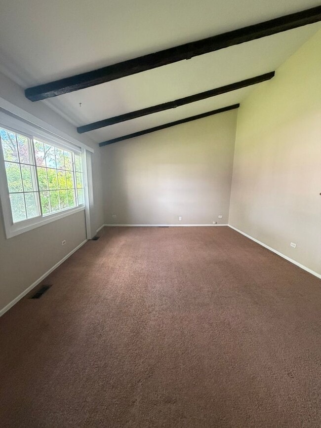 Photo - 1688 Clifford St